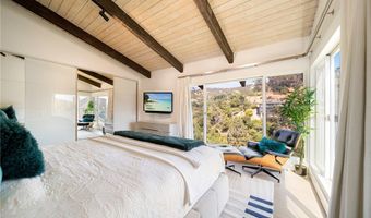 2522 Zorada Dr, Los Angeles, CA 90046