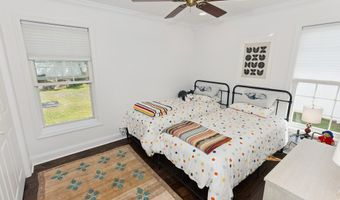 31 Merrill Rd, Clinton, CT 06413
