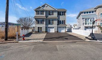 42 Carlyle Dr, Bayville, NJ 08721