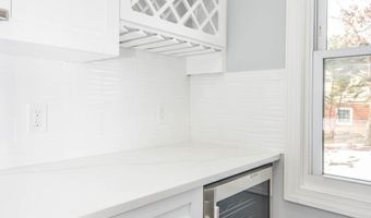 7009 ADELPHI Rd, Hyattsville, MD 20782
