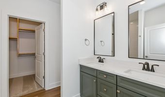 319 W Boxthorn, Andover, KS 67002