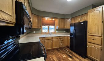 1502 Northview Ln, Aberdeen, SD 57401