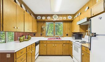 2301 S Le Homme Dieu Dr NE, Alexandria, MN 56308