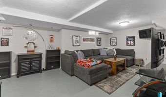 606 N 3rd St, Beresford, SD 57004
