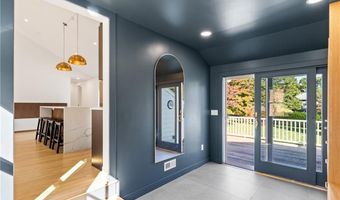 7 Carpenter Ave, Barrington, RI 02806