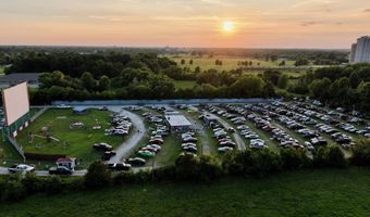 1601 E Church St, Aurora, MO 65605