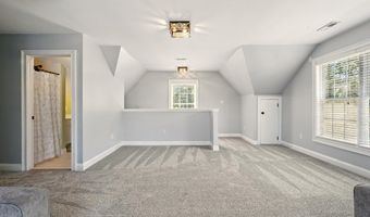 225 Watersedge Dr, Boiling Springs, SC 29316