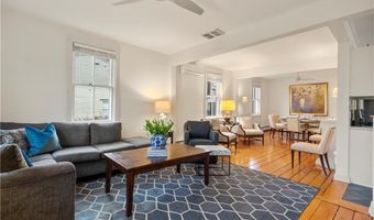 35 Marsh St, Newport, RI 02840