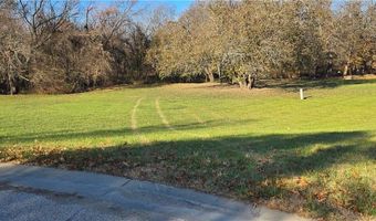 701 6th St, Baldwin City, KS 66006