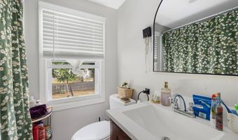 15 Saratoga Rd, North Kingstown, RI 02852