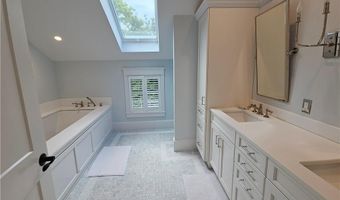 209 Coggeshall Ave, Newport, RI 02840