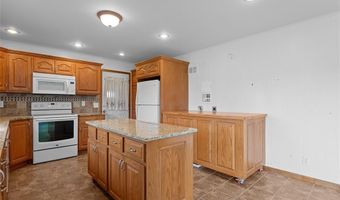 19701 163 St, Basehor, KS 66007