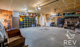 8 Mountain Dr, Cody, WY 82414