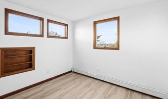 154 Shore Dr E, Amagansett, NY 11930