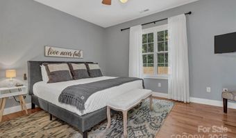 159 S Willow Brook Dr, Asheville, NC 28806