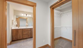1991 SE 2ND St, Astoria, OR 97103