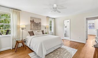 5601 KIRKWOOD Dr, Bethesda, MD 20816