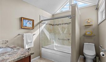 140 Pine Glen Dr, East Greenwich, RI 02818
