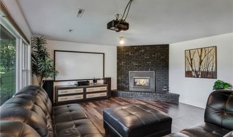 1103 Mulberry Dr, Altoona, WI 54720