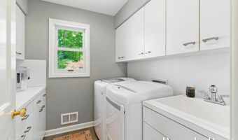 5691 Forest Gln SE, Ada, MI 49301