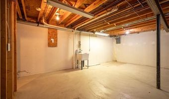 14810 Paris Ct, Allen Park, MI 48101