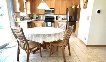 1056 Deertrail Ct, Antioch, IL 60002