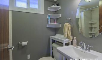 30 N Division St, Cowley, WY 82420