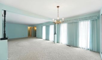 405 Hilltop Dr, Angola, IN 46703