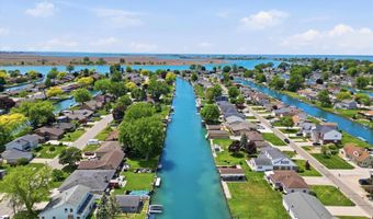 7589 Colony Dr, Algonac, MI 48001