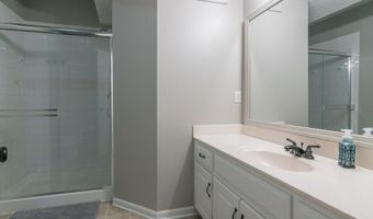 14108 Pine Valley Ct, Basehor, KS 66007