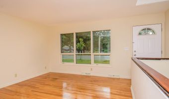 924 N Maple Rd, Ann Arbor, MI 48103