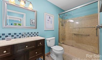 4 Governors Way, Asheville, NC 28804