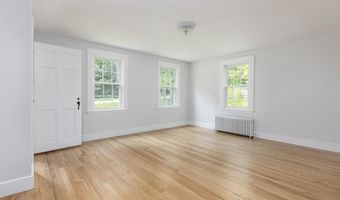 91 Blackstrap Rd, Falmouth, ME 04105