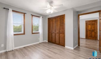 48246 264th St, Brandon, SD 57005