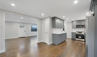 6 Hilton Ave, East Providence, RI 02915