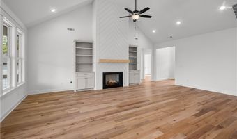 32 S Cheshnut Dr, Bella Vista, AR 72714