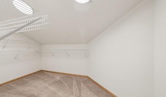 3354 N Stone Creek Cir, Madison, WI 53719