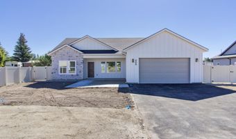205 W 1st. St W, Carey, ID 83320