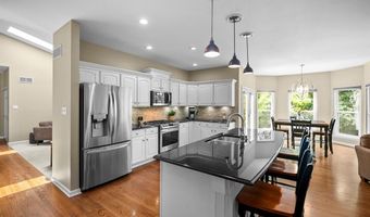 1136 New Ballwin Oaks Dr, Ballwin, MO 63021