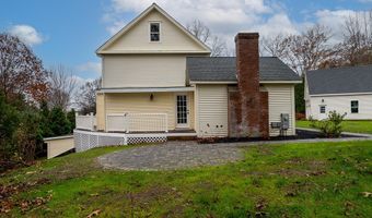 853 Oxford St S, Auburn, MA 01501