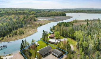 8018 Lake St, Alanson, MI 49706