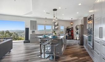 9420 Crest Dr, Spring Valley, CA 91977