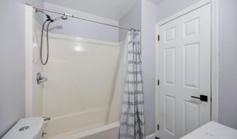 3647 E Galbraith Rd, Amberley, OH 45236