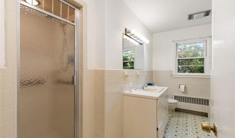 37 Beaumont St, East Providence, RI 02916