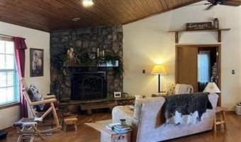 2897 N Lakeside Cir, Atoka, OK 74525
