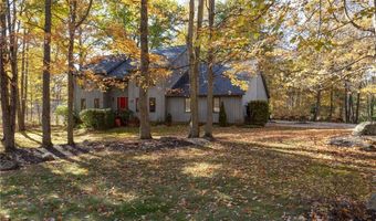 200 GREENTREE Cir, Aurora, OH 44202