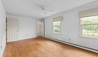 103 Gosset's Turn Dr, Middletown, RI 02842