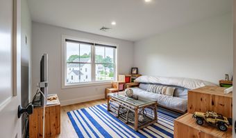 5 Goldfinch Dr, Falmouth, ME 04105