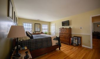 3 Old Dodgingtown Rd, Bethel, CT 06801