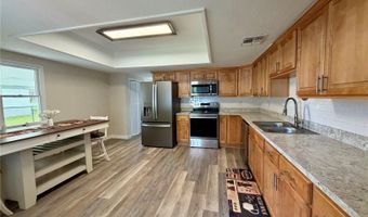 208 CENTER St, Auburndale, FL 33823